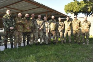 I-frequentatori-e-gli-istruttori-del-seminario