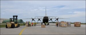 I materiali e uno dei velivoli Antonov 12 giunti a Brindisi1