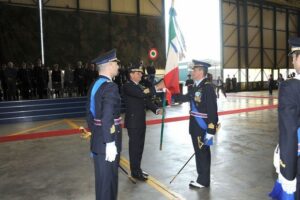 IL-COL-FAZI-RICEVE-LA-BANDIERA-DI-GUERRA-DEL-36STORMO