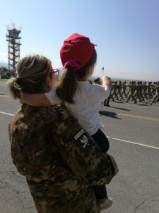 ADOTTA IL SORRISO DI UN SOLDATO!" - Aeronautica Militare