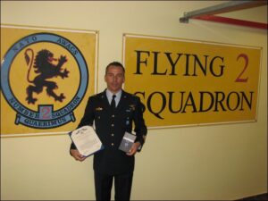 UFFICIALE A.M. RICEVE L'AIR FORCE ACHIEVEMENT MEDAL - Aeronautica Militare