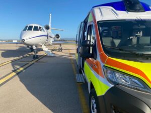 TRASPORTI SANITARI: FALCON 50 IN VOLO PER UN RAGAZZO IN PERICOLO DI VITA - Aeronautica