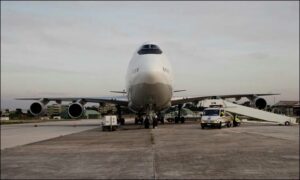 Il-Boeing-742-all-aeroporto-di-Brindisi