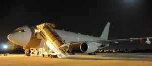 Il Boeing KC 767A dellAeronautica Militare giunto a Brindisi