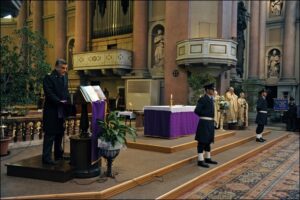 Il Brig Gen Bianchi pronuncia il suo discorso