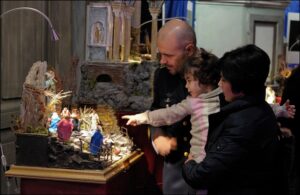 Il-Col-Cocci-con-la-propria-famiglia-in-visita-alla-mostra