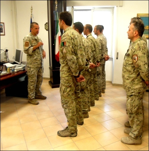 Il Col Rinaldi saluta il distaccamento operativo al rientro da Herat