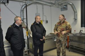 Il-Com.te-Log.co-visita-il-Laboratorio-Tecnico