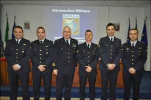 Il Comandante RACSA con i Sergenti CTA