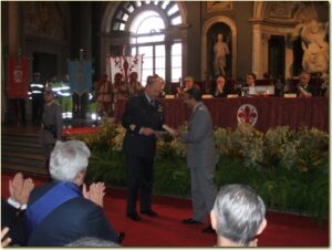 Il-Comandante-del-41-Stormo-Col.-Pil-Luca-Tonello-riceve-la-benemerenza