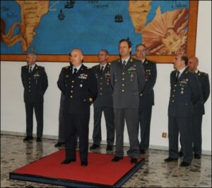 Il Comandante del 70 e rappresentanti della GdF