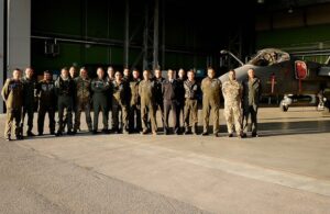 Il Comandante del RSV Col. Gianluca Ercolani con il Team di Prova