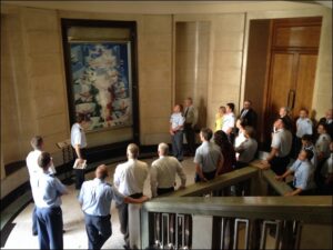 Il Comitato durante la visita guidata al Palazzo Aeronautica 2