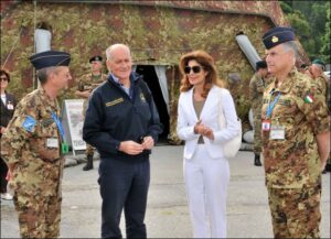 Il Dott. Gabrieli con il Prefetto di Padova Dott.ssa Patrizia Impresa il Brigadiere Generale Maurizio Astolfi