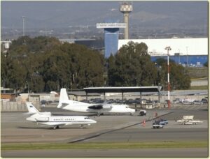 Il-Falcon-900-ad-Elmas-in-attesa-dell-imbarco-della-paziente