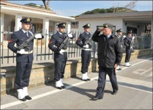 Il-Gen-Panaro-riceve-gli-onori-di-rito