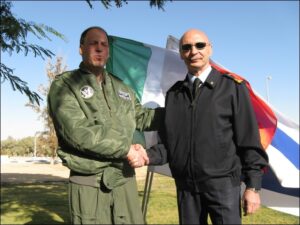 Il Gen Vecciarelli e il Brig gen Topolanski in un momento cerimonia del DV Day