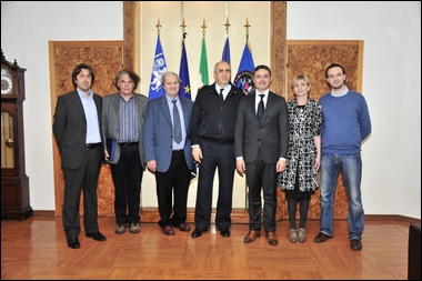 Foto di gruppo - Il-Gen.-De-Vincenti-con-i-6-Sindaci