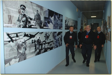 Il Gen. Tosi il Gen. Vecciarelli e il Col. Giunchi in visita al 13 Gruppo