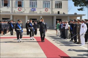 Il-Generale-Cormio-accompagnato-dal-Col-Balestrino-e-Col-Contristano-rassegna-lo-schieramento