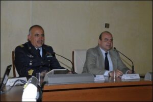 Il Rettore Prof Nappi ed il Gen BA Mazzi durante il loro intervento