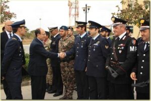 Il-Sen.-Schifani-passa-in-rassegna-il-personale