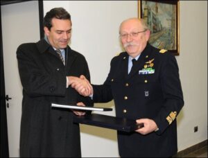 Il Sindaco De Magistris ringrazia il Generale Tosi