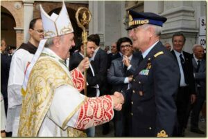 Il-Vescovo-Tonucci-ed-il-Generale-Bernardis
