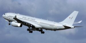 Il decollo dellAirbus A330 Multi Role Tanker Transport della RAF