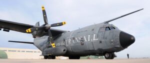 Il-velivolo-Transall-C160-dellArme-de-lAir-Francese-giunto-a-Brindisi-2
