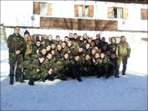 foto di gruppo militari in mimetica