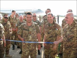 foto tra militari