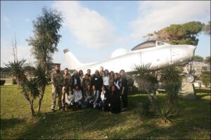 Insegnanti Istituto Green Garden con rappresentanza del 22 GrRAM di Licola