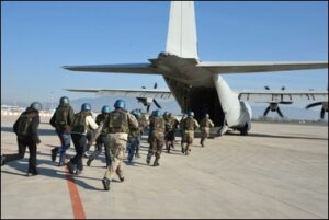 L-imbarco-a-bordo-del-C130J-
