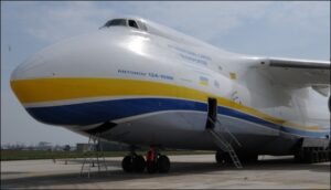 LAntonov-AN124-giunto-a-Brindisi1