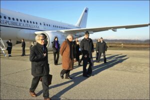 La-delegazione-allarrivo-a-Cameri