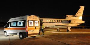 Larrivo-dellambulanza-che-ha-trasportato-il-piccolo-paziente