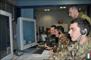 Le postazioni operative dei settori degli arrivi e partenze