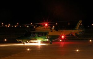 Lelicottero AW109 si appresta al decollo durante lo svolgimento dellattivita notturna