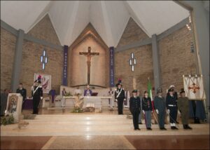 foto in chiesa per Lettura-della-preghiera-per-la-Patria-