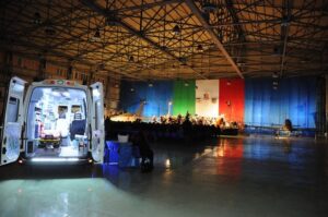 Lhangar-in-cui-si-svolto-il-concerto
