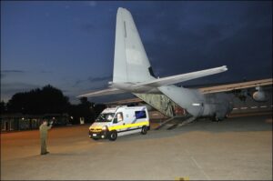 C-130J IN VOLO DI NOTTE PER SALVARE UNA VITA - Aeronautica Militare