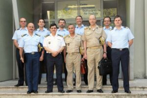 foto di gruppo - Magg-Cimaroli-Cap.-Carbone-Ma-Arnetoli-CIGA-TC-Vicinanza-SMD-RI