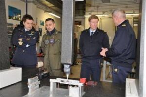 Mascagna-Il-Gen-MASCAGNA-in-visita-alla-Sala-Metrologica-del-3-RMV