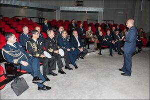 IL MINISTRO DELLA DIFESA DEL PERÙ VISITA IL CSV - Aeronautica Militare
