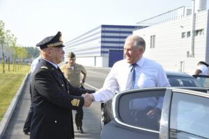 Mr-Kendall-in-arrivo-accolto-dal-Gen-Preziosa