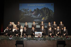 FRECCE TRICOLORI, PRESENTATI LA FORMAZIONE ED IL POSTER 2022 - Aeronautica Militare