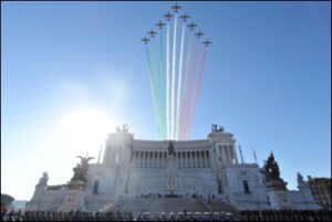aerei militari in volo - freccie tricolore - Pan-Piazza-venezia