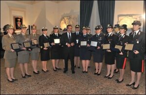 foto di gruppo - Premiate-3-militari-donne