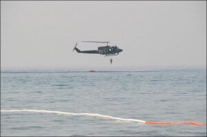 Recupero in mare con elicottero AB212 del 9 Stormo